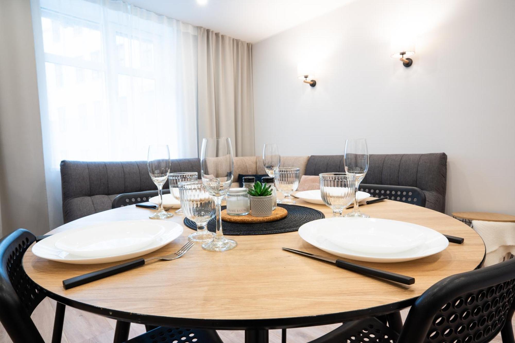 Friends And Family Vacation Apartments Ρίγα Εξωτερικό φωτογραφία